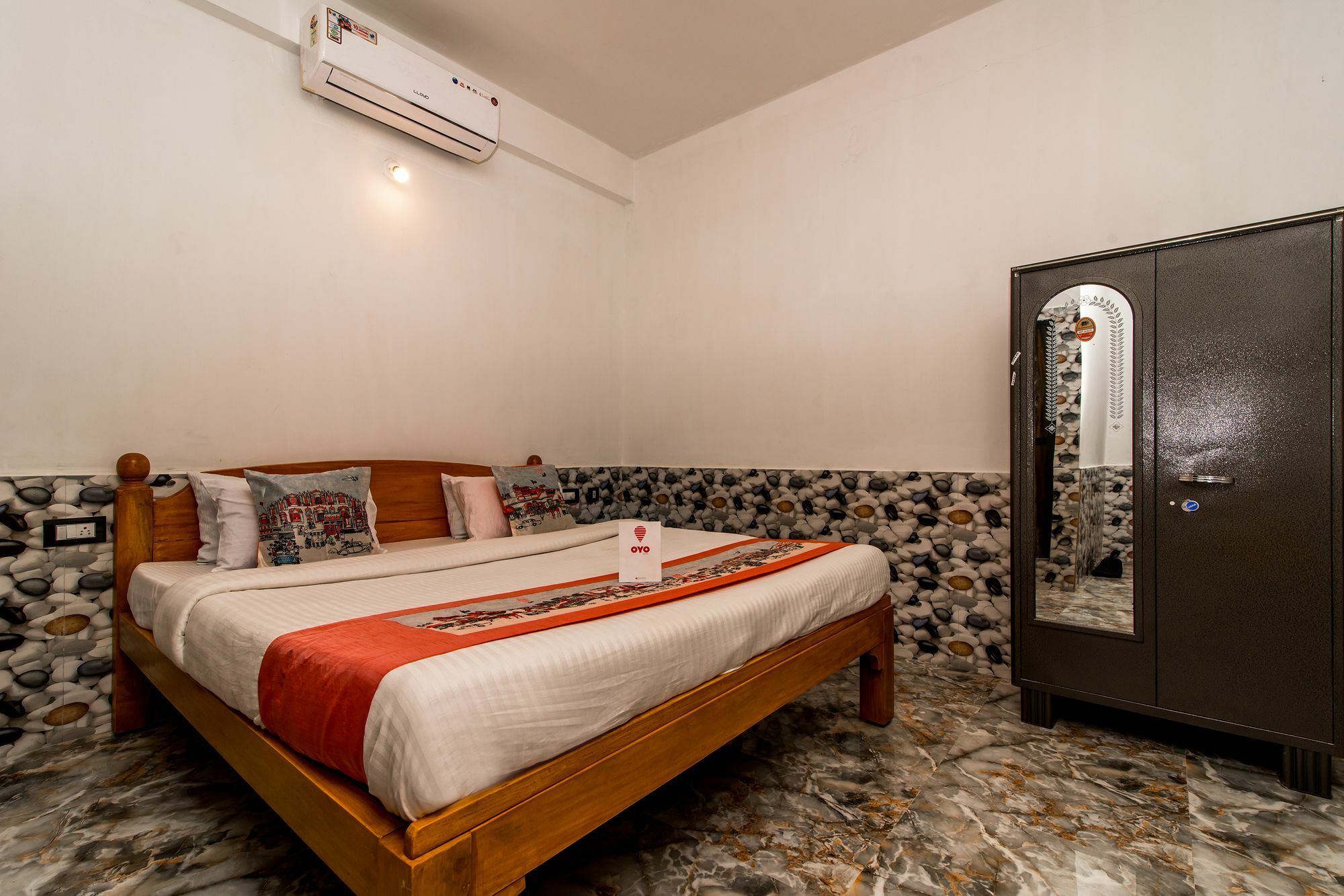 Oyo 10809 Hotel Tushar Inn Baga Exterior photo